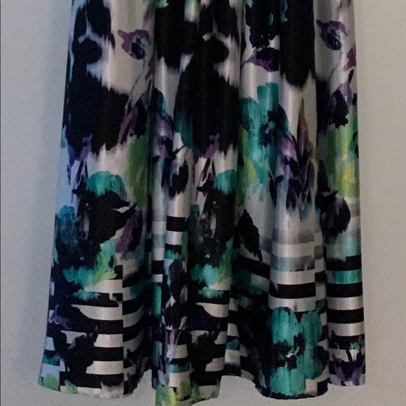 Besty Adam Gown - Picture 5 of 5